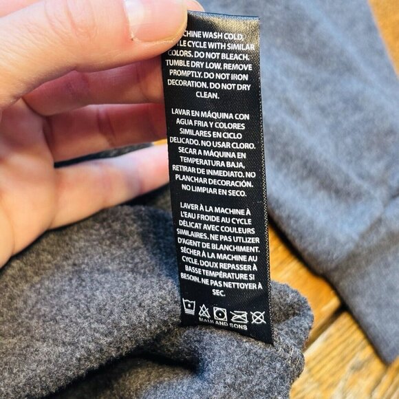 Maui And Sons Crewneck Sweatshirt Mens Small Grey Surf Shark Graphic Long Sleeve - Picture 12 of 12